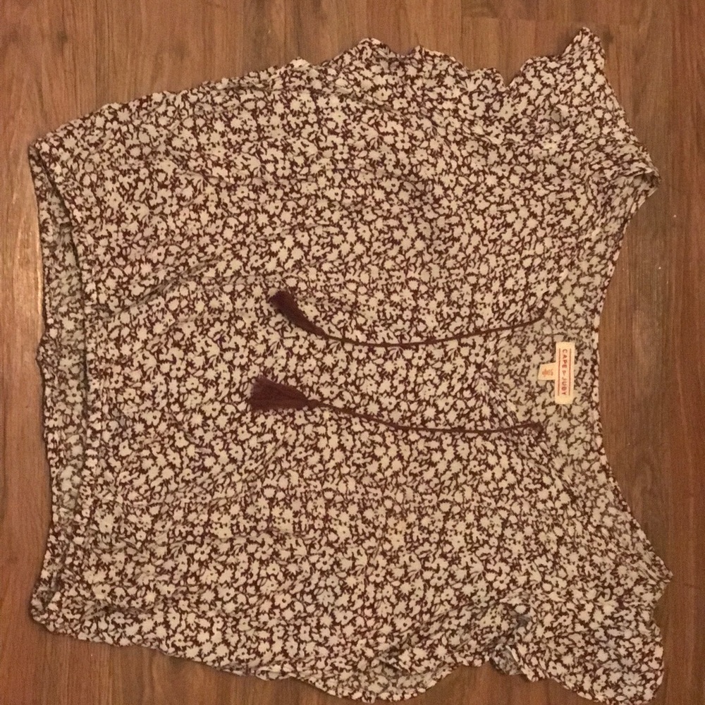 Casual maroon floral print crop top